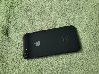 iPhone 8 64gb stav baterie 95% - 5
