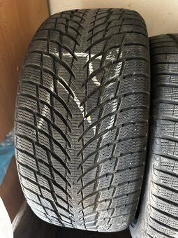 235/40/R19 - 5
