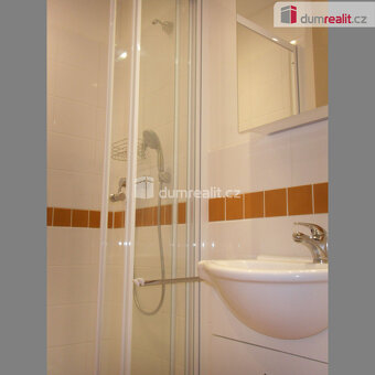 Pronájem 1kk 30m2 P9 Prosek panel po rekonstrukci komora čás - 5