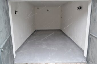 Pronájem řadové garáže 18 m2 el. z aku, Nádražní ul., MB - 5