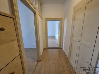 Nabízíme k dlouhodobému pronájmu byt 1+1 na Stromořadní v Bř - 5
