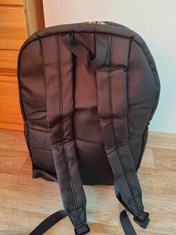 Batoh na notebook zn. Matein o objemu 22l - 5