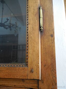 Klasicistní kredenc příborník - 5