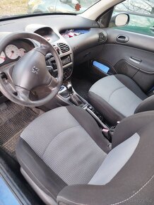 Prodám Peugeot 206, na náhradní díly. - 5