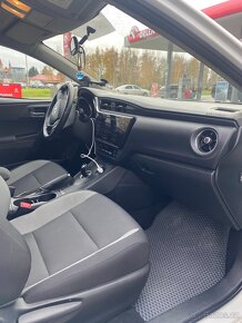 Toyota Auris hybrid + LPG - 5