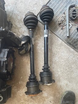 Převodovka + poloosy 2.5tdi V6 120kw - 5