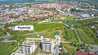 PRODEJ POZEMKU NA HLAVNÍM TAHU E50 UHERSKÝ BRD - 5