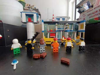 LEGO City 3182 Airport +návod - 5