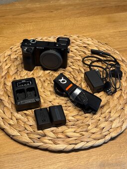 Sony a6500 + 3 baterie + nabíječka - 5