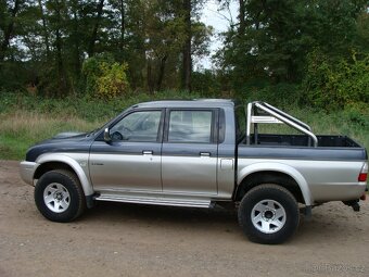 Mitsubishi L200, 2,5 TD 85 kw 4x4 rok 2005 - 5