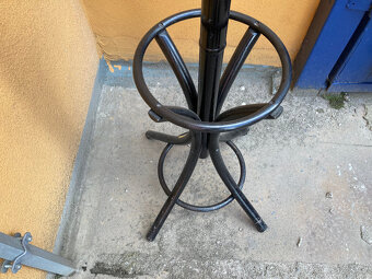 Věšák dřevěný stojanový TON, FRETON za 900 kč - 5