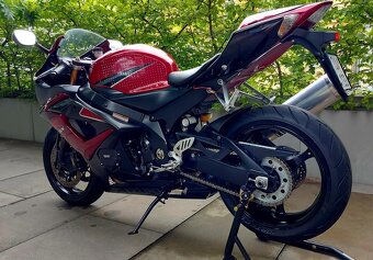 SUZUKI GSX-R 1000 - 5