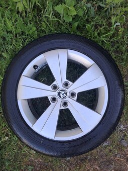 Alu kola 5x112 originál Škoda Superb III 215/55 R17 - 5