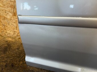 KOMPLETNĚ NASTROJENÉ LEVÉ ZADNÍ DVEŘE VW TOURAN 1T3 LA7W - 5