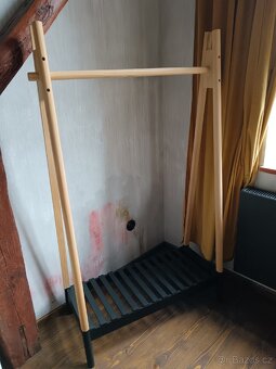 Věšák na oblečení Jysk Jennet - 5