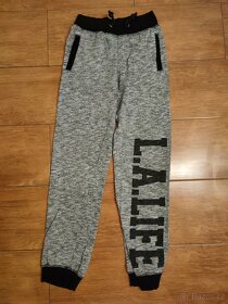 Tepláky chlapecké 146/152 v perfektním stavu - 5