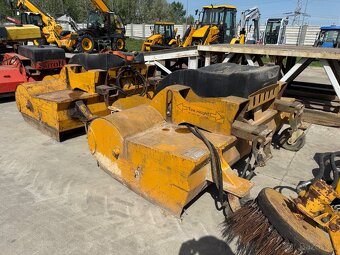 Zametacia kefa na traktor bager - 5
