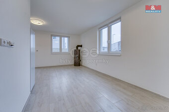 Prodej bytu 3+kk, 74 m², se zahradou ve Vochově - 5