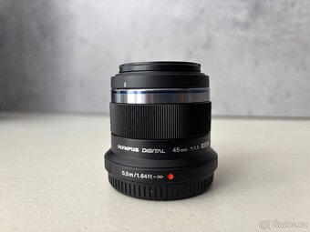 Olympus OM-D E-M5 MK II + 3 objektivy - 5