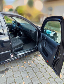 Volkswagen Golf - 5