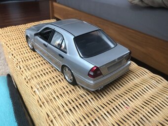 Model Mercedes Benz C 36 AMG 1:18 - 5