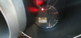 Mazda 3 nafta 1,6 rok 2006 - 5