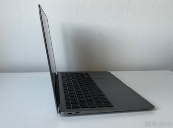 🖥️ MacBook Air M1 jen 30 cyklů, baterie 98 % + dárky - 5