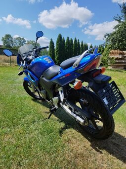 Honda cbr125r - 5