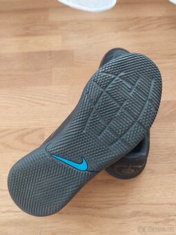 Dětská sálová obuv Nike, velikost 33 - 5