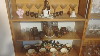 Staré retro skříně, noční stolky, zrcadlo se skříňkou - 5