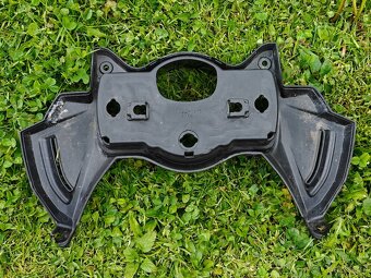 Plasty pod budíky Kawasaki Versys 650 2010 - 2014 - 5