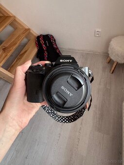 Sony a7 tělo + objektiv FE50mm F1,8 + příslušenství - 5