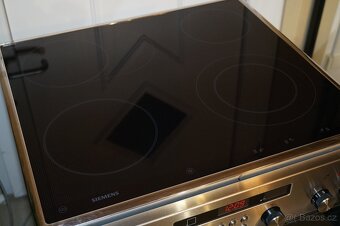 Siemens nerezový vestavný sporák HE654511, vyjížděcí dveře - 5