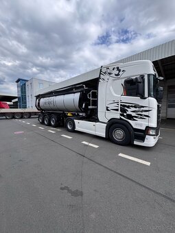 Řidič kamionu CE - denně doma_mzda 70 tis, Pha 9 sklápěčka - 5