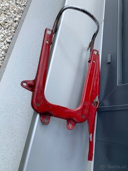 Podsedlový nosník s madlem - 5