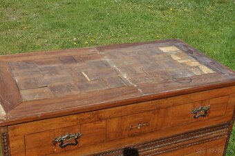 Starožitná šuplíková komoda Biedemeier - 5