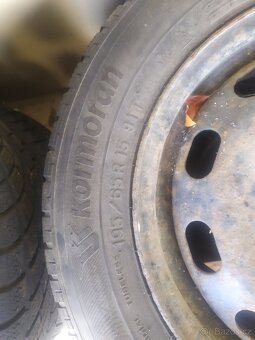 2 kusy zimní 195 65 R15 - oba kola 1000 - 5