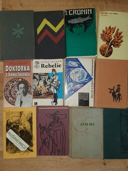 Set více než 150 knih - 5