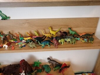 dinosauři - sopka a laguna - 5