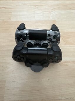 PlayStation 4 1000Gb + 2 ovladace + kabely - 5