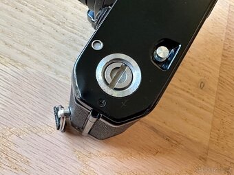 Nikon FE - 5