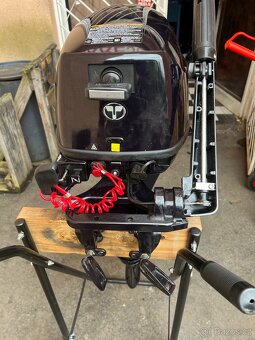 Zanovni motor Tohatsu 9.8hp 4, najeto 10mth, kratka noha. - 5