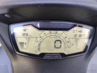 Aprilia sxr 50 - 5