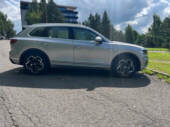 VW touareg 3.0 V6 210kw maximalni vybava - 5