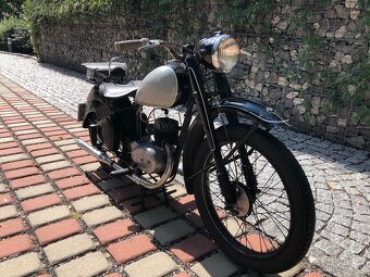 ČZ 125 T z roku 1949 s TP - 5