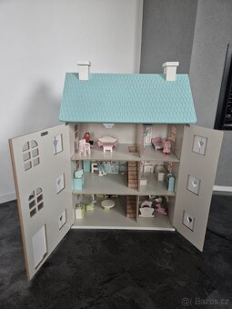 Dřevěný dětský domeček pro panenky - 5