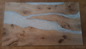 Konferenční stolek nový, dřevěný - jabloň / epoxid - 5