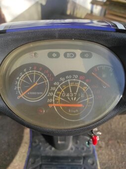 Skůtr 125ccm - 5