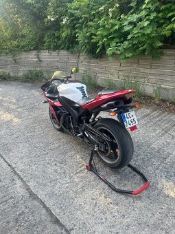 Yamaha R1 - 5