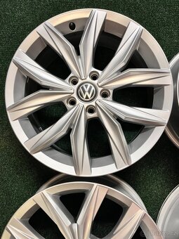5x112 R18 Originál Alu VW Tiguan / Kingston - TOP STAV - 5